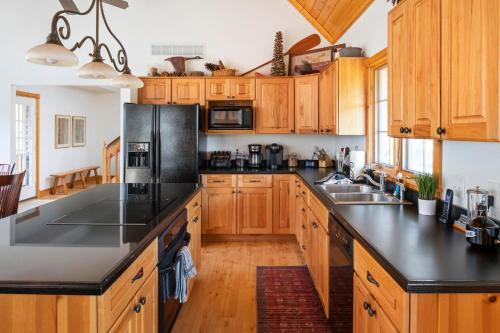 The Lodge, North Woods style, boutique Galena Getaway! in Galena, USA