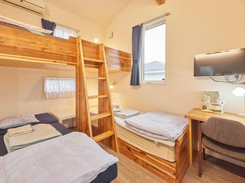 Standard Twin Room with Shared Bathroom