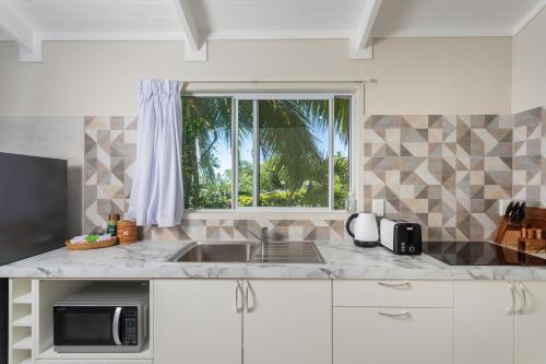 Muri Lagoon View Bungalows - Hillside Bungalow                                                   in Muri