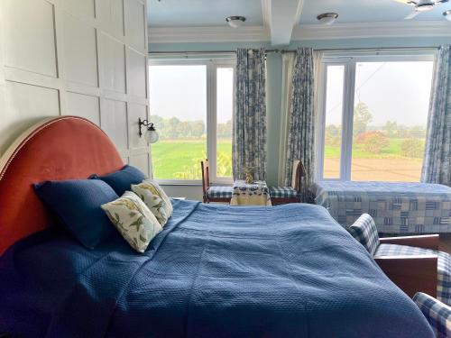 Brigadier Farm Stay Sunset Room