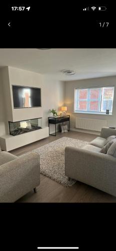 Provis Wharf in อายเลสบูรี่