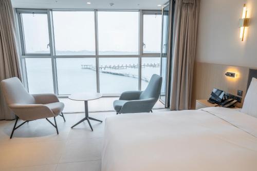 Standard Double Room with Sea View - Free Breakfast for 1 person