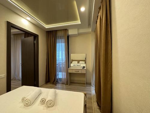 Deluxe Suite with Sea View