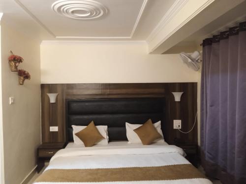 Laxmi Palace in The Mall Út