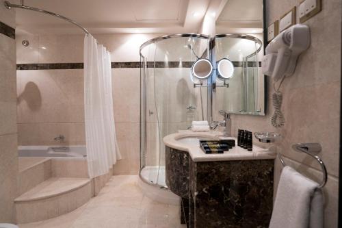 Awaliv International Hotel Room Type - Executive Suite