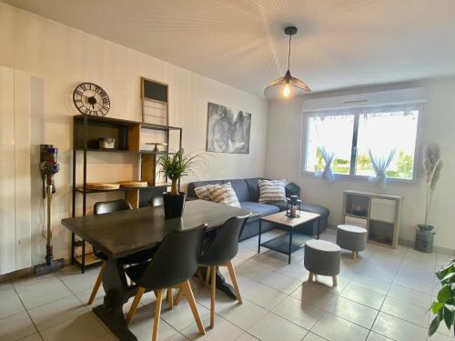 La Coquille: bright, cozy, 3 min from Parc Expo in Saint-Eloi