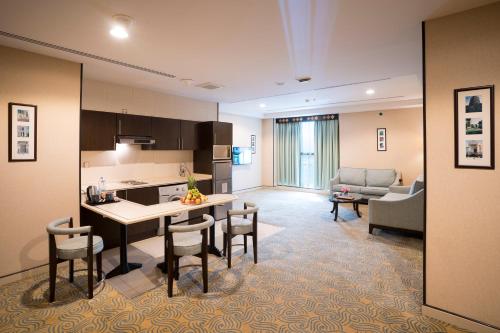 Awaliv International Hotel Room Type - Deluxe Suite