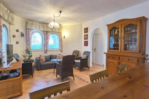 Three-Bedroom Townhouse image 10