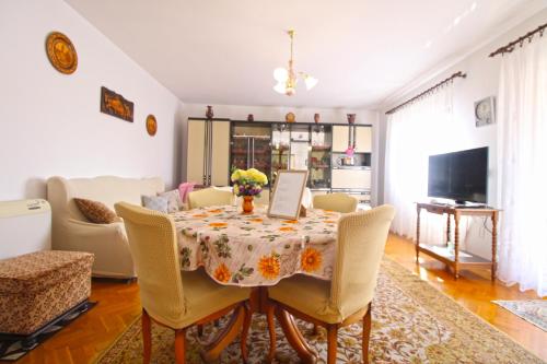 Two-Bedroom Apartment image 1