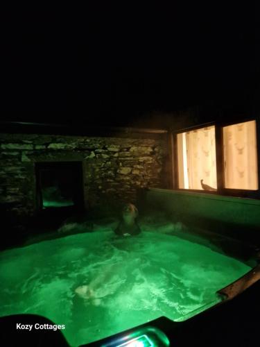 Fyne Byre Cottage - Barn Conversion with Hot Tub