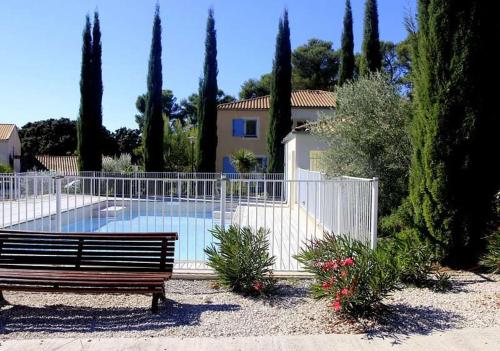 Maison calme + piscine + pinède + parking