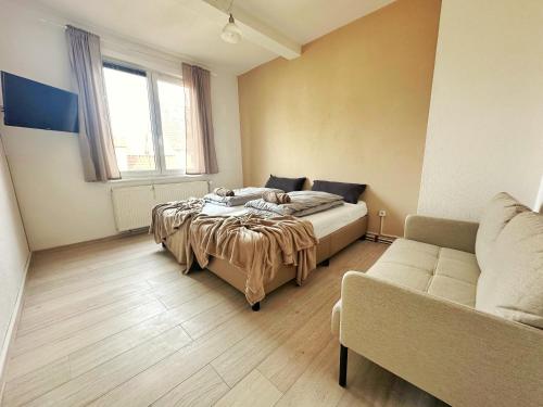 2 Bed Flat - Sleeps 4 - Pets - Parking - Wifi in Villingen-Schwenningen, Deutschland