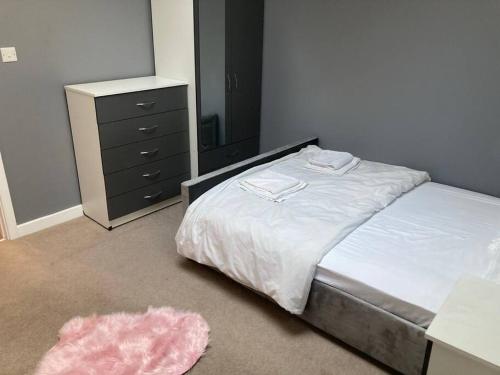 Promotion Half Price 2 Bedroom Flat in West Ealing