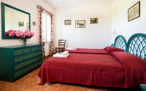 2 bedrooms, 5 beds