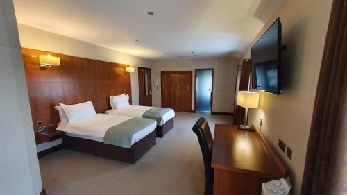 1 queen bed