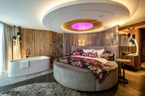 Huttenhof - Wellnesshotel & Luxus-Bergchalets - Adults only in 格萊內特