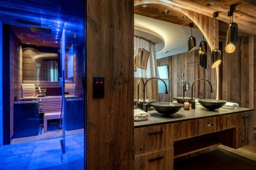 Hüttenhof - Wellnesshotel & Luxus-Bergchalets - Adults only