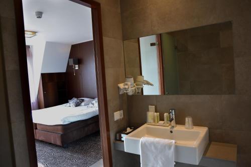 Golden Tulip Hotel West-Ende - image 8