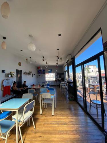 Parla Hostel in مونسيرات