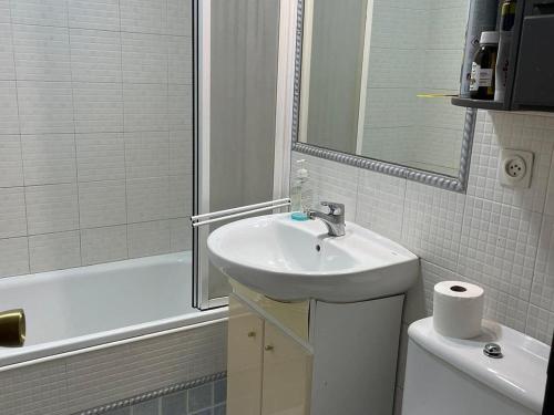 Cosy apartment with shared balcony