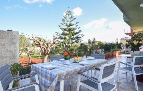 Awesome Apartment In Portella Di Mare With Kitchen