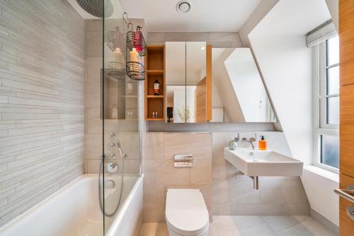 Spectacular 2-Bedroom Penthouse in Marble Arch 75, Londýn (fotografie 7)