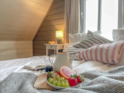 traumHaff Lotsen Romantik-Ostsee mit Kamin, privates NORDICSPA und Boot