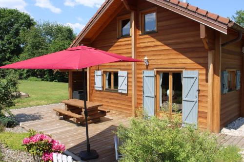 Chalet avec Jacuzzi et Piscine, déco soignée esprit cocooning