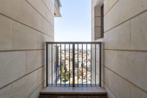 Dreamy 2BDR Unparalleled Views Of The Old City - image 7