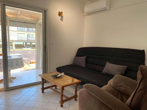 Charmant T1 avec Terrasse, Véranda et Climatisation à Balaruc-les-Bains, Exposé Sud, 2 Étoiles (Charmant T1 avec Terrasse, Veranda et Climatisation a Balaruc-les-Bains, Expose Sud, 2 Etoiles) in Balaruc-les-Bains