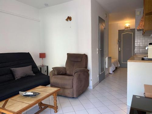 Charmant T1 avec Terrasse, Véranda et Climatisation à Balaruc-les-Bains, Exposé Sud, 2 Étoiles (Charmant T1 avec Terrasse, Veranda et Climatisation a Balaruc-les-Bains, Expose Sud, 2 Etoiles) in Balaruc-les-Bains