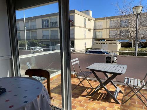 Charmant T1 avec Terrasse, Véranda et Climatisation à Balaruc-les-Bains, Exposé Sud, 2 Étoiles (Charmant T1 avec Terrasse, Veranda et Climatisation a Balaruc-les-Bains, Expose Sud, 2 Etoiles) in Balaruc-les-Bains