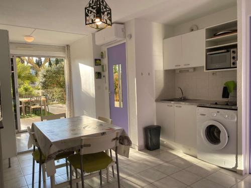 Appartement Balaruc-les-Bains, 2 pièces, 4 personnes - FR-1-553-146