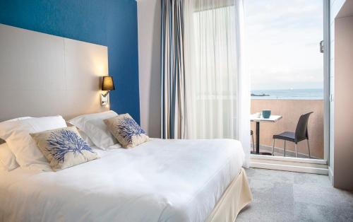 Junior Suite Sea or Harbour Side