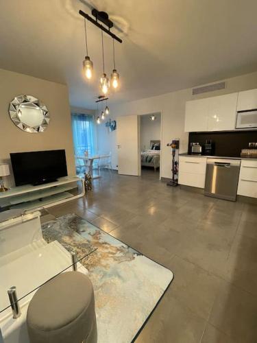 Prado Plage David - Stade Velodrome - Parc Chanot - Luxury Apartment By The Sea - Enjoy Premium Comf - Marseille