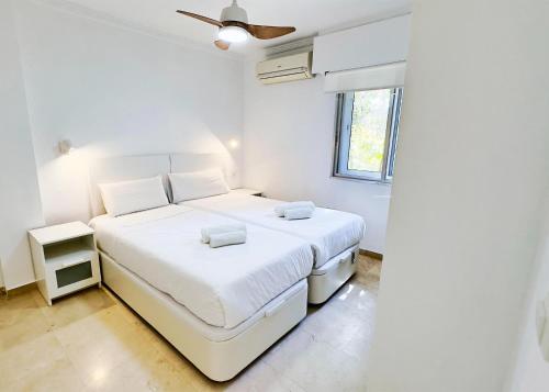 1 Bedroom Apartment Second Line Beach- Parque Marbella Building - image 4