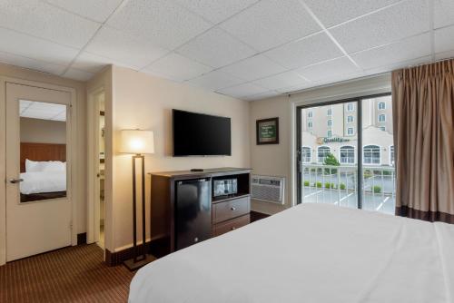 Econo Lodge Oceanfront - image 12