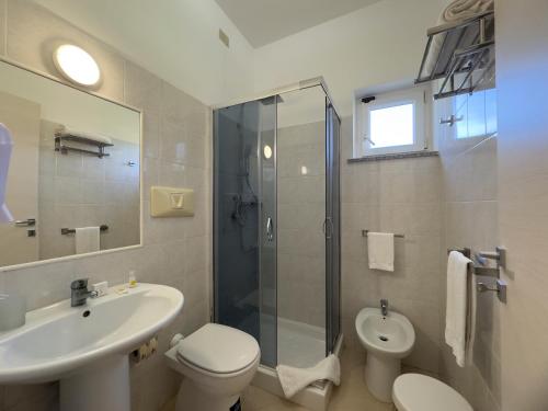 Bathroom, Garden Hotel Alghero in Alghero