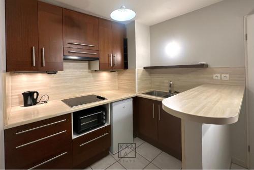 Cocina, KAALA STAYS - APT spacieux Paris-Disneyland in Noisy Le Grand