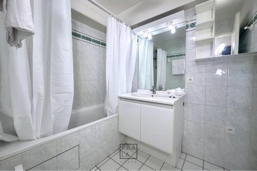 Baño, KAALA STAYS - APT spacieux Paris-Disneyland in Noisy Le Grand