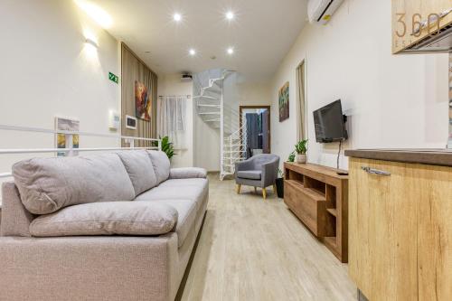 Authentic & Spacious 3BR home with Private Terrace by 360 Estates, Rabat
