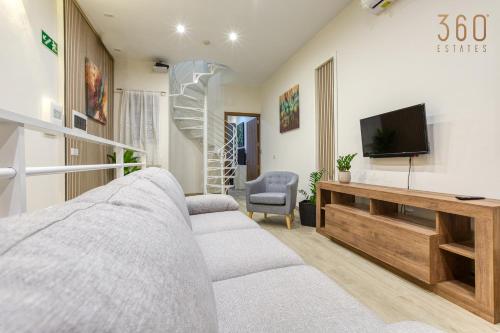 Authentic & Spacious 3BR home with Private Terrace by 360 Estates, Rabat (photo 9)