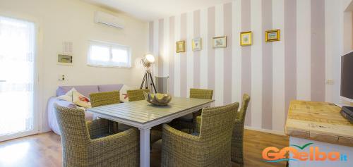 One-Bedroom Apartment image 9