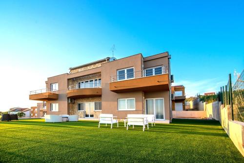 Exterior view, Apartments Nicolas - Beach & Sea 10m away - Amazing sea view! in Rtina