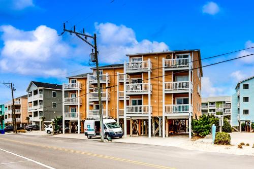 Cozy Carolina Beach Condo