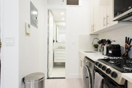 62-3A NEW Prime UES W D in unit Walk 2 C park, New York (Foto 9)