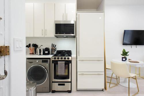62-3A NEW Prime UES W D in unit Walk 2 C park, New York (Foto 10)