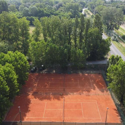 Tennis court, Comacchio Experience - Ospitalita Diffusa in Lido di Pomposa