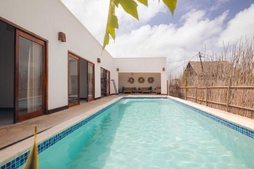 Bukoba Villas - Iris - Private Pool, AC & Wi-Fi