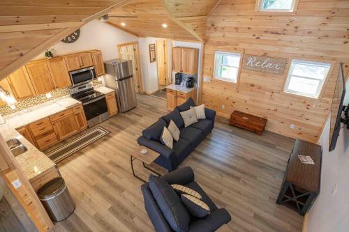 Modern Lake Retreat, Sleeps 8, 5 min to Colgate in Hamilton (NY)